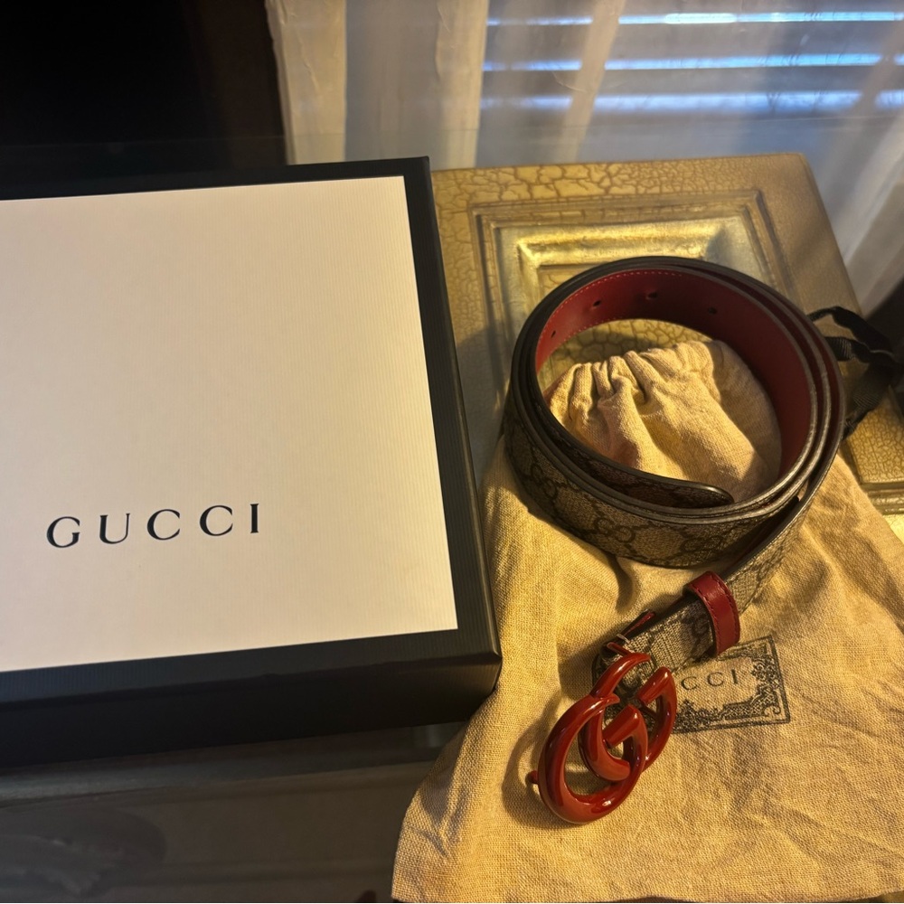 Authentic and in great condition Gucci Belt in Burgundy and Brown